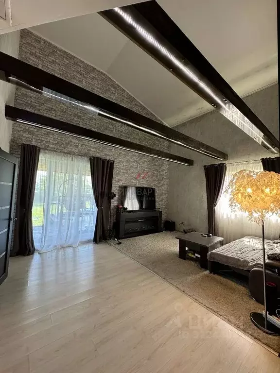 Дом в Хакасия, Усть-Абаканский район, с. Калинино ул. Дивная (240 м) - Фото 1