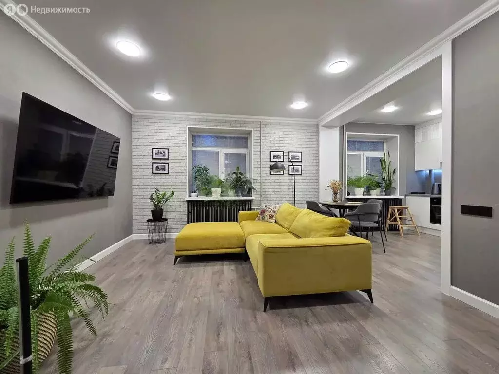 3-комнатная квартира: Сыктывкар, улица Кирова, 22 (82.7 м) - Фото 1