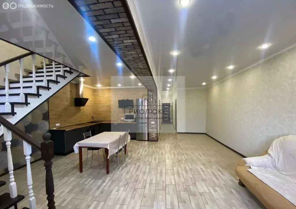 Дом в Якты-Куль, Озёрная улица, 4/1блок7 (200 м) - Фото 2