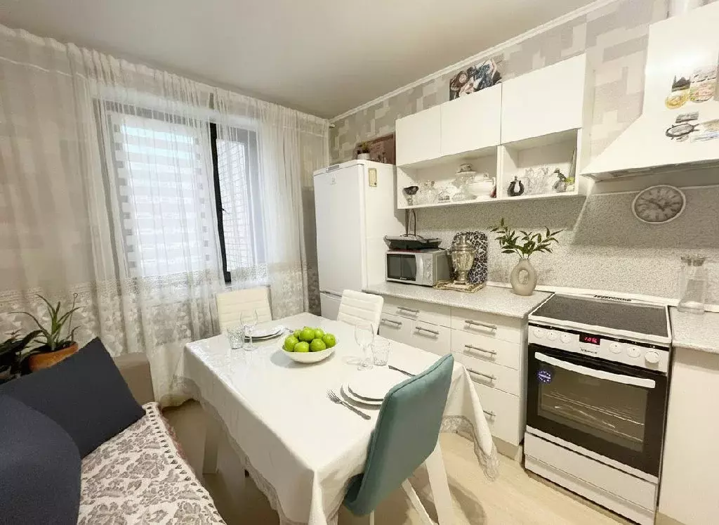 Продается 3-комнатная квартира - Фото 1