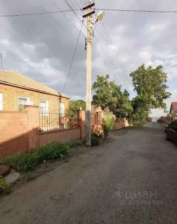 Дом в Ростовская область, Неклиновский район, Новобессергеневское ... - Фото 0