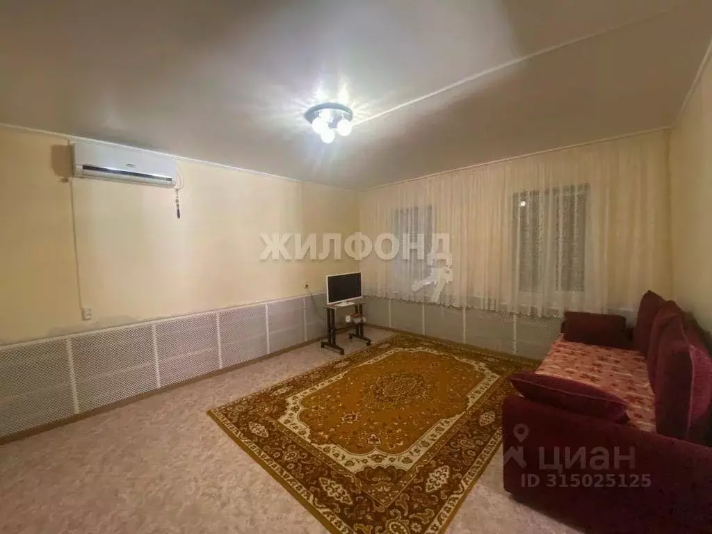Дом в Астраханская область, Астрахань Товарищеская ул., 17 (80 м) - Фото 1