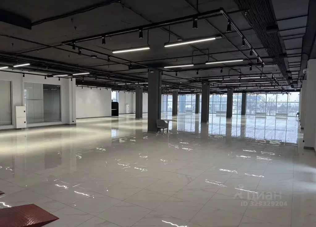 Помещение свободного назначения в Москва Беловежская ул., 4 (850 м) - Фото 1