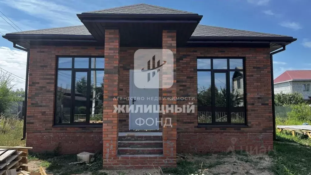 Дом в Саратовская область, Энгельсский район, Красноярское ... - Фото 1