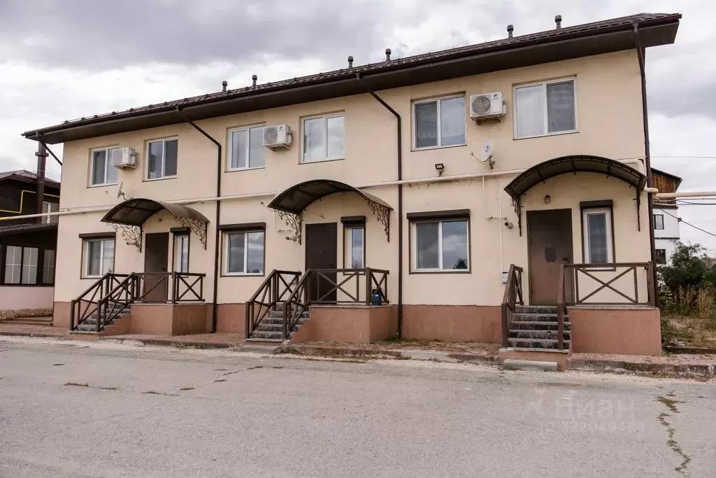 Дом в Саратовская область, Энгельсский район, Красноярское ... - Фото 1