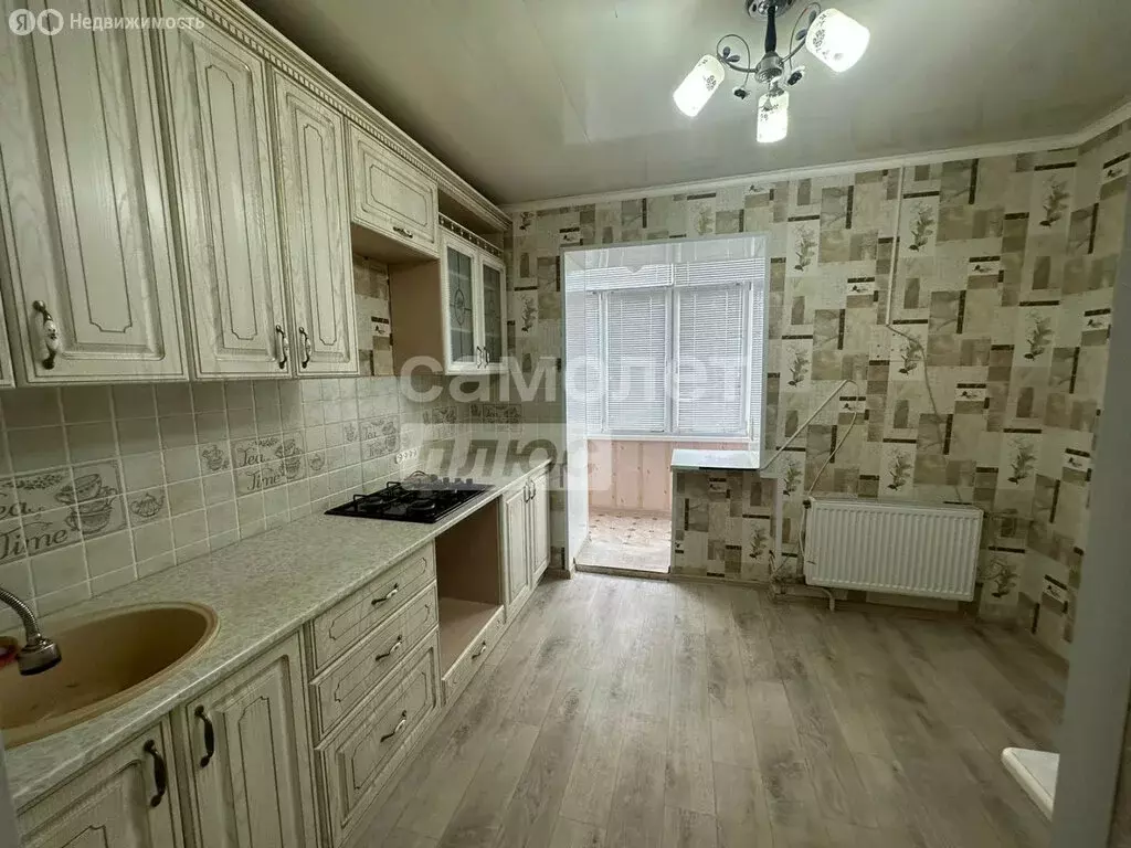 3-комнатная квартира: Приморско-Ахтарск, улица Комиссара Шевченко, ... - Фото 0