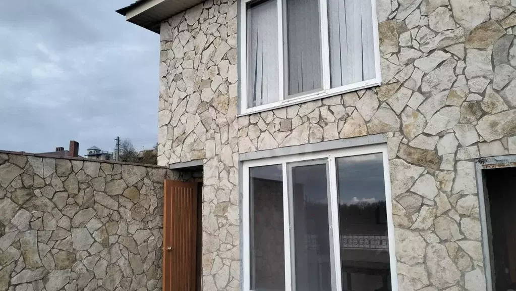 Дом в Саратовская область, Воскресенский район, Елшанское ... - Фото 1