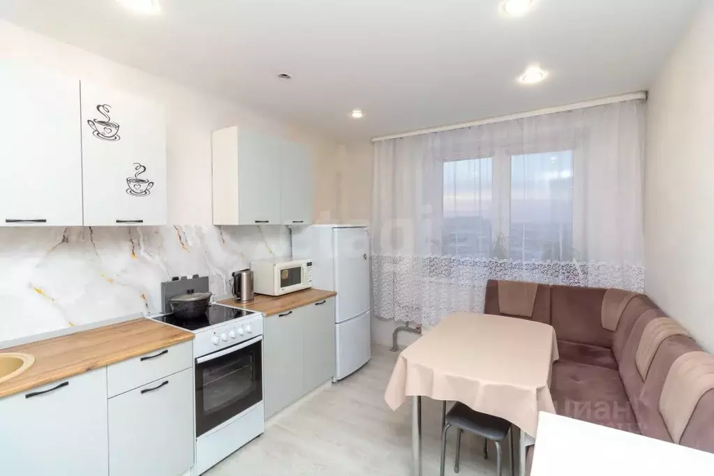 1-к кв. Тюменская область, Тюмень ул. Тимофея Чаркова, 28 (34.8 м) - Фото 1