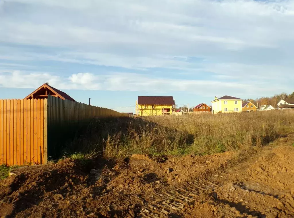 Участок в Московская область, Серпухов городской округ, д. Вихрово  ... - Фото 0