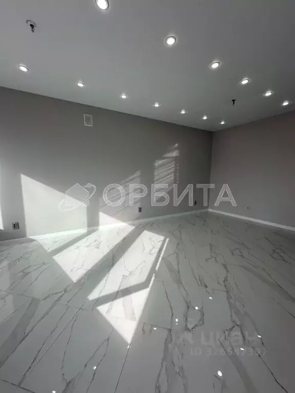 Офис в Тюменская область, Тюмень ул. 50 лет ВЛКСМ, 51 (42 м) - Фото 1