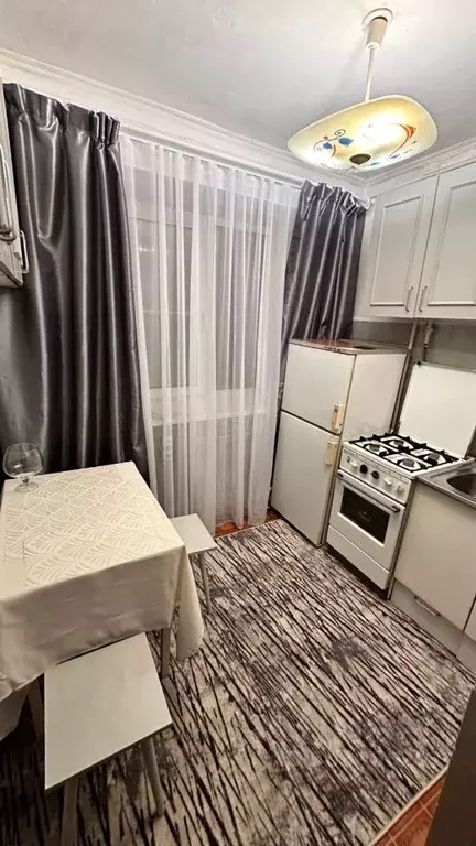 2-к кв. Алтайский край, Барнаул ул. Антона Петрова, 213 (44.0 м) - Фото 2