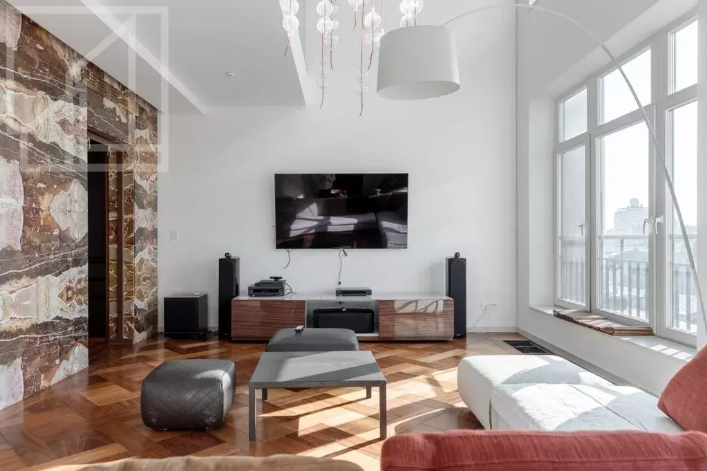 4-к кв. Москва ул. Фадеева, 4А (250.0 м) - Фото 1