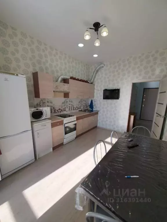 2-к кв. Ханты-Мансийский АО, Сургут Игоря Киртбая ул., 27/1 (56.0 м) - Фото 1