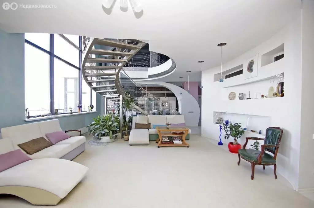 3-комнатная квартира: Омск, улица Фрунзе, 1к3 (232 м) - Фото 0