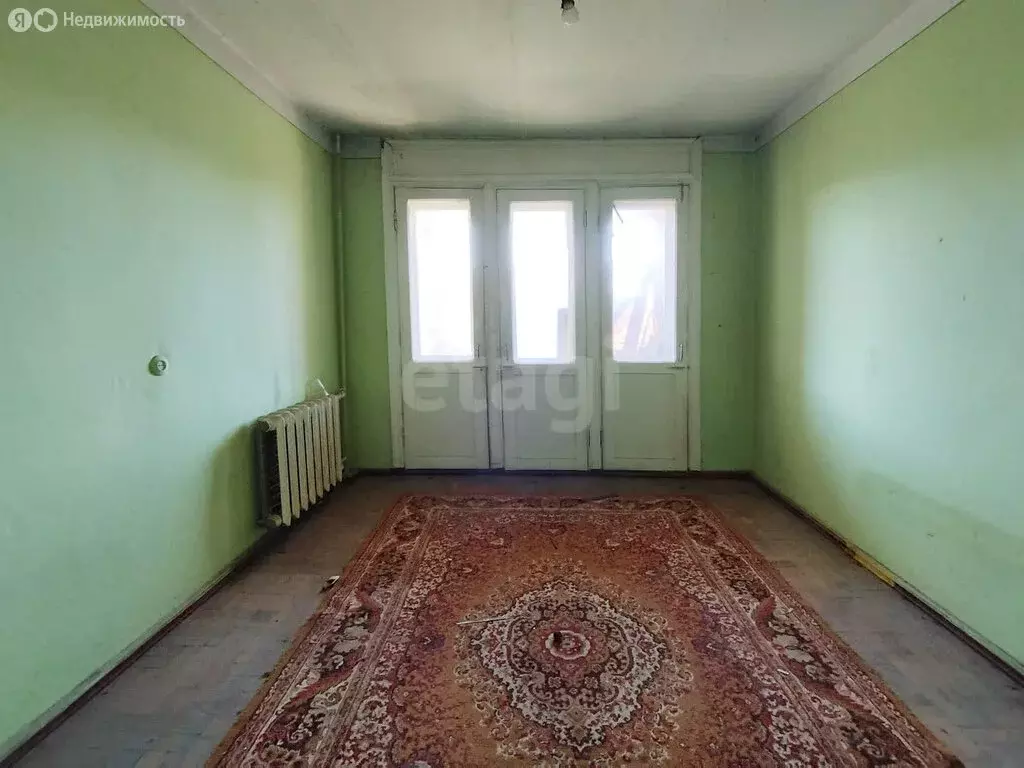 3-комнатная квартира: Учебное, село Учебное, улица 1-й Микрорайон, 11 ... - Фото 1