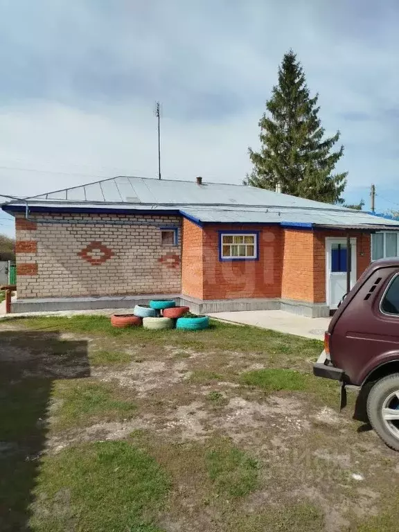 Дом в Саратовская область, Аркадакский район, Малиновское ... - Фото 0