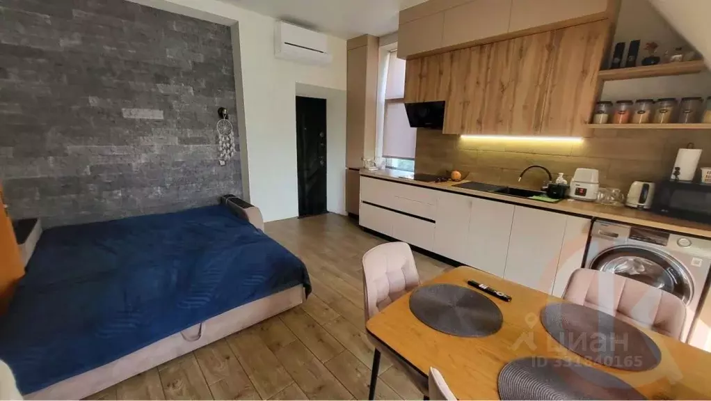 Дом в Крым, Симферополь ул. Клубничная, 3 (250 м) - Фото 1
