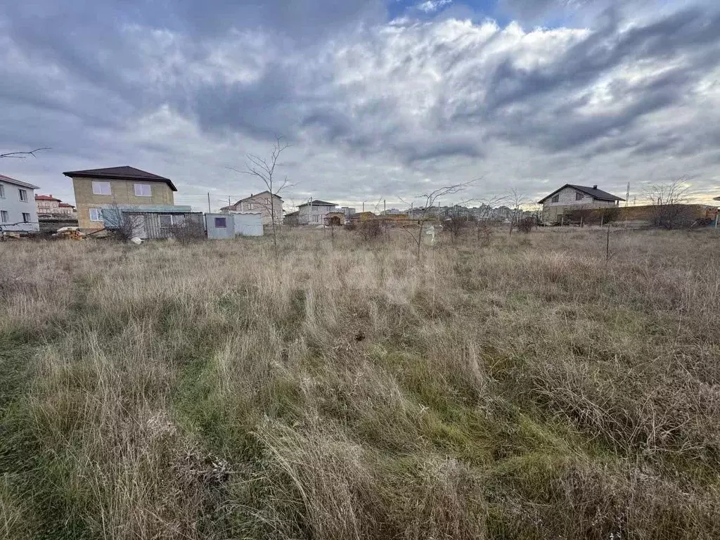 Участок в Крым, Симферопольский район, с. Мирное  (6.0 сот.) - Фото 1