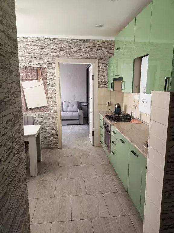 2-к. квартира, 47 м, 1/9 эт. - Фото 0