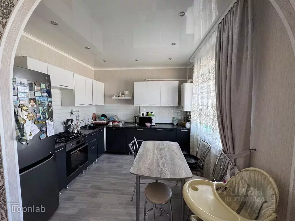 Дом в Астраханская область, пос. Володарский ул. Курмангазы, 8 (130 м) - Фото 2