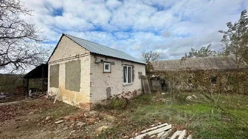 Дом в Краснодарский край, Армавир городской округ, Красин хут. ул. ... - Фото 0