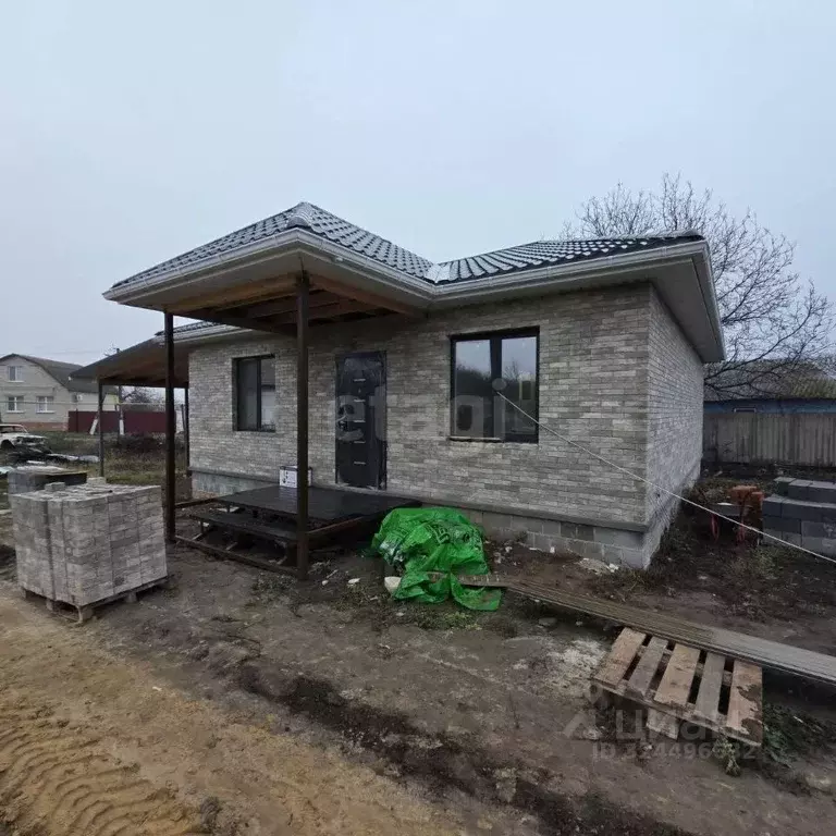 Дом в Белгородская область, Корочанский район, Погореловское с/пос, с. ... - Фото 2