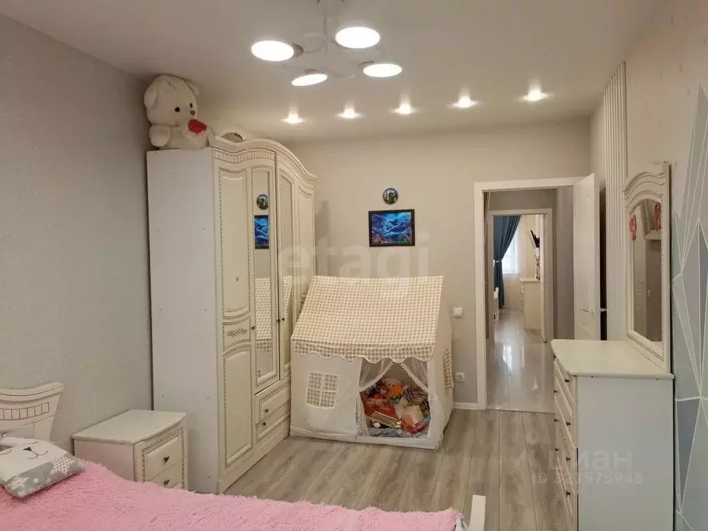 2-к кв. Омская область, Омск ул. 1-ой Красной Звезды, 73 (66.0 м) - Фото 1