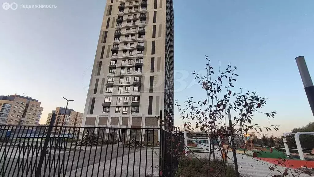 3-комнатная квартира: Тюмень, улица Ильи Кургузова, 1 (69.5 м) - Фото 2