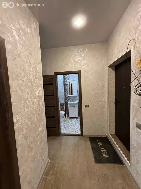 3-комнатная квартира: Махачкала, улица Эльзы Ибрагимовой, 5к16 (56 м) - Фото 1