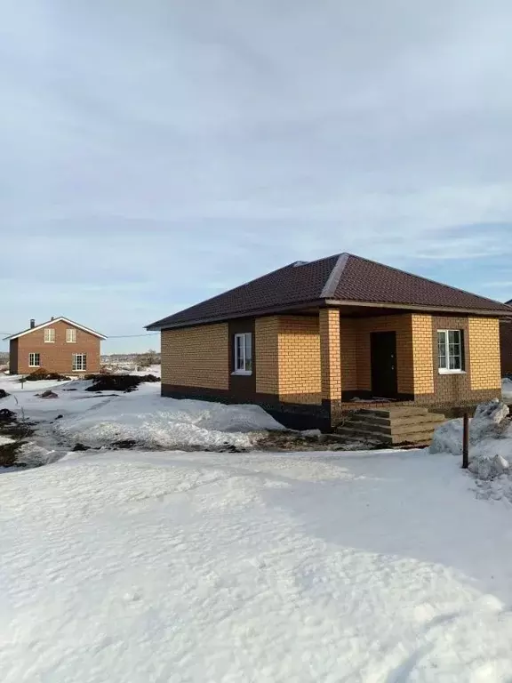 Дом в Башкортостан, Уфимский район, Дмитриевский сельсовет, д. ... - Фото 1