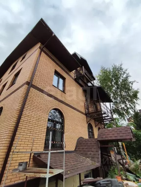 Дом в Коми, Сыктывкар ул. Громова, 8 (320 м) - Фото 2