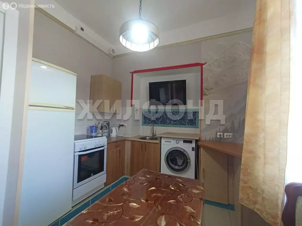 2-комнатная квартира: Барнаул, микрорайон ВРЗ, улица Воровского, 108 ... - Фото 1