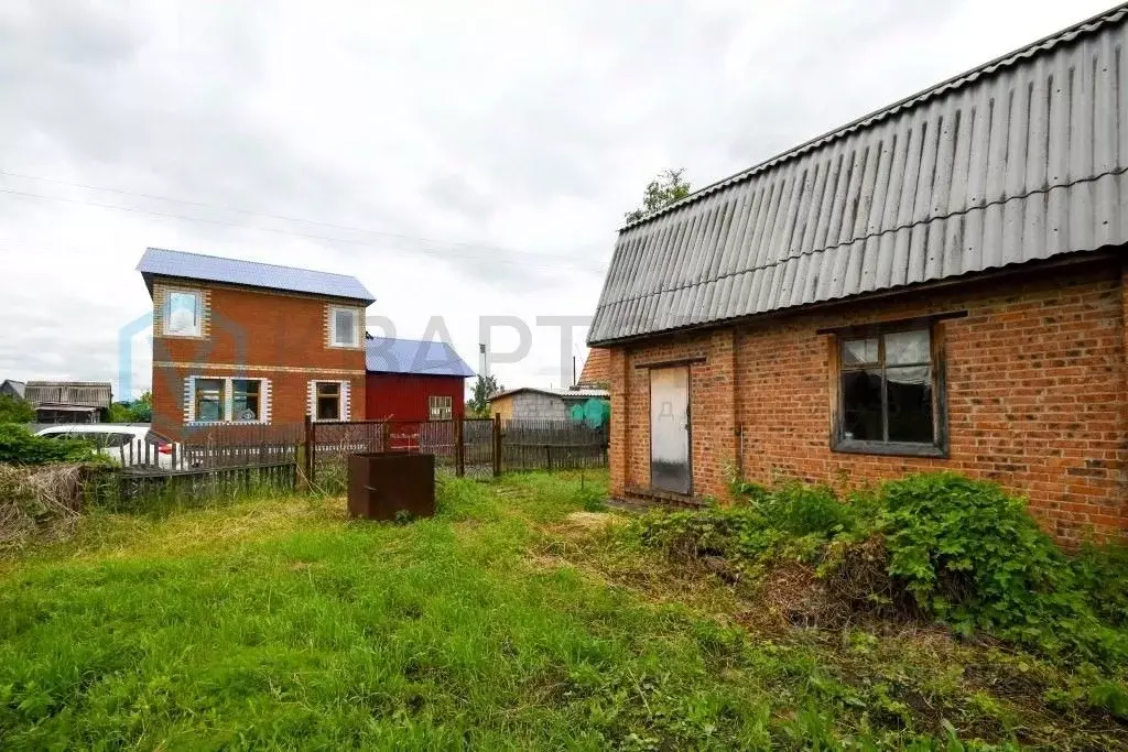 Дом в Омская область, Таврический район, с. Харламово ул. 60 лет СССР ... - Фото 2
