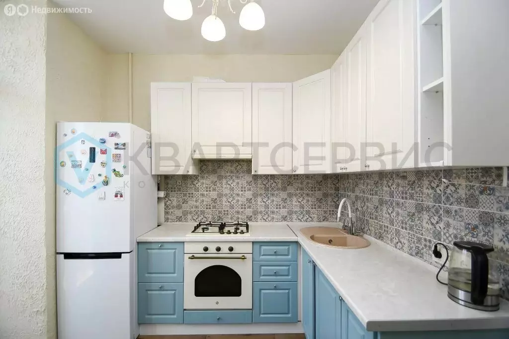 3-комнатная квартира: Омск, проспект Карла Маркса, 38 (69.5 м) - Фото 0