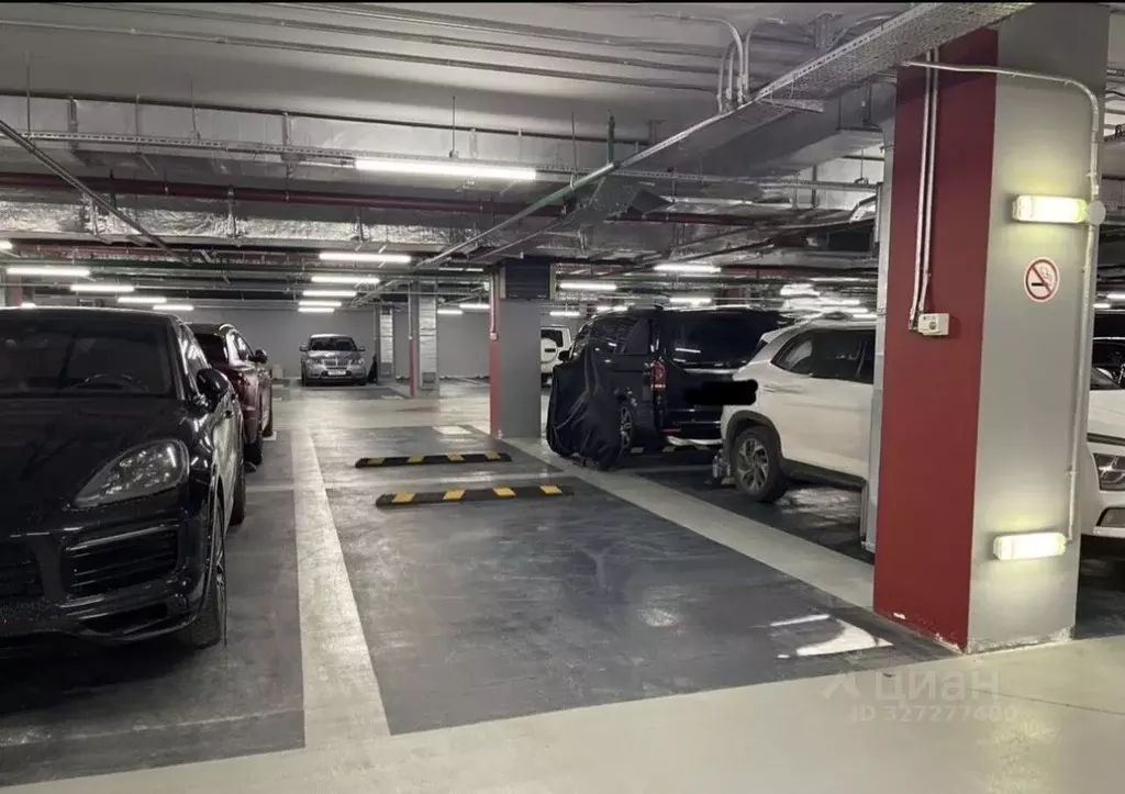 Гараж в Москва 1-й Красногвардейский проезд, 21с2 (15 м) - Фото 1