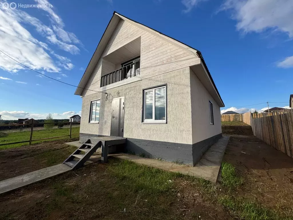 Дом в село Максимовщина, Мирная улица (150 м) - Фото 1