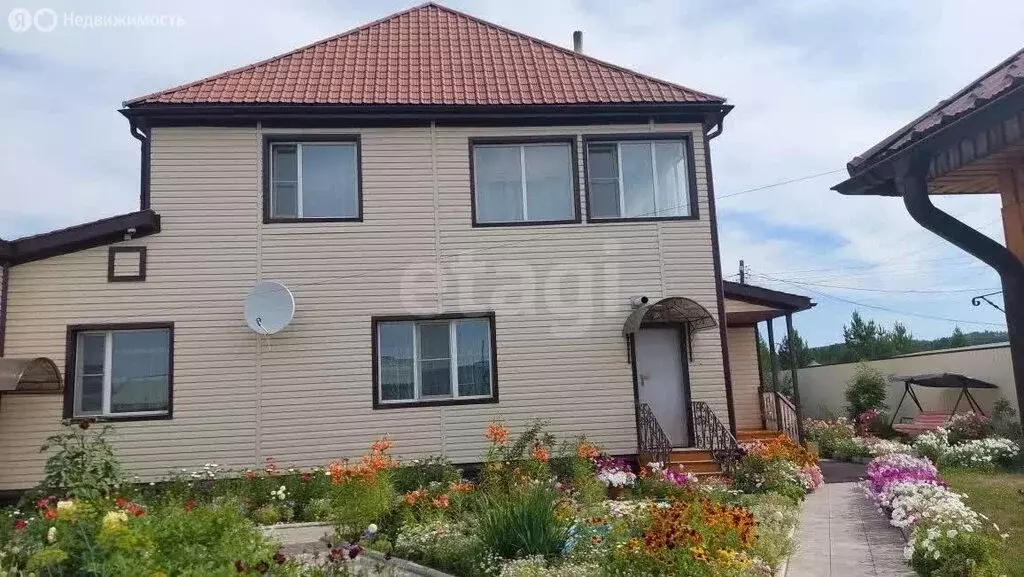 Дом в село Новоильинск, Сосновая улица (200 м) - Фото 1