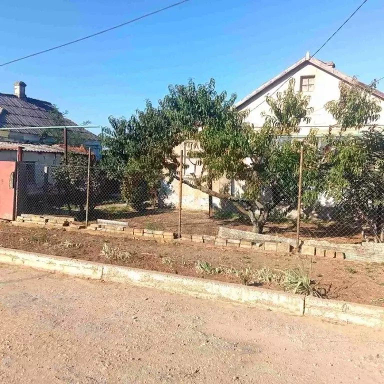 Дом в Крым, Сакский район, с. Орехово ул. Зеленая (52 м) - Фото 1