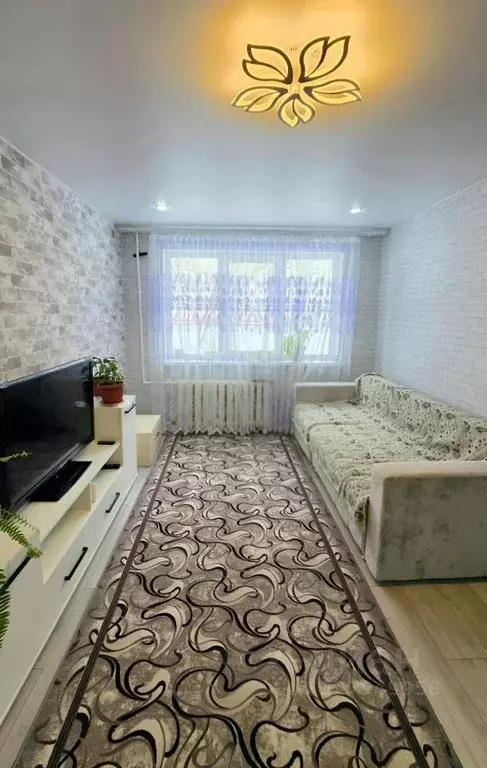 2-к кв. Волгоградская область, Камышин 7-й мкр, 19/20 (44.7 м) - Фото 1