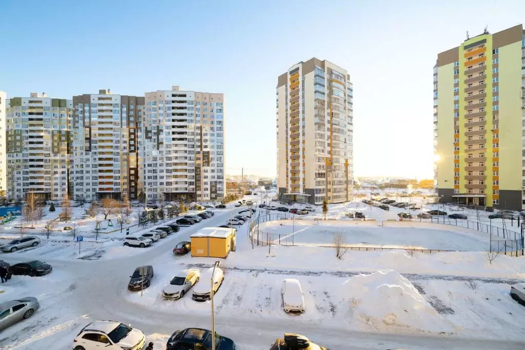 2-к кв. Тюменская область, Тюмень ул. Александра Протозанова, 12к1 ... - Фото 1