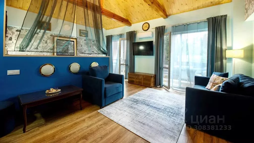 Комната Крым, Алушта пер. Ревкомовский, 3А - Фото 1