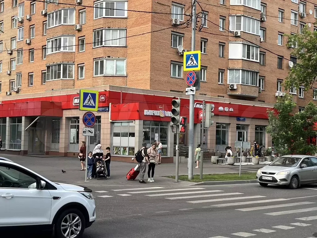 Помещение, 220 м недалеко от Метро - Фото 1