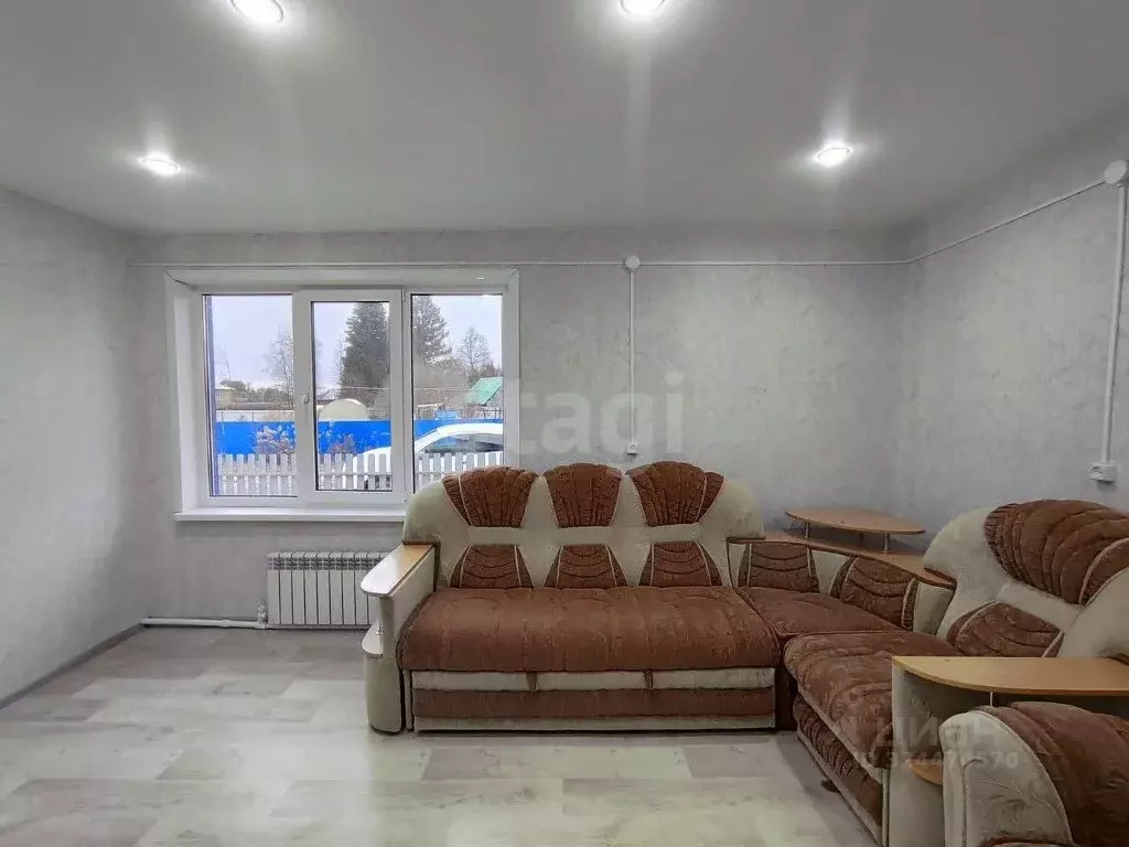 Дом в Пермский край, Чернушинский муниципальный округ, пос. Азинский ... - Фото 1