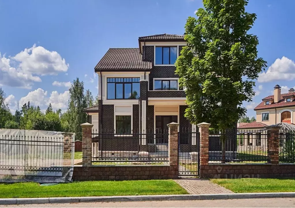 Дом в Московская область, Красногорск городской округ, д. Бузланово, ... - Фото 1