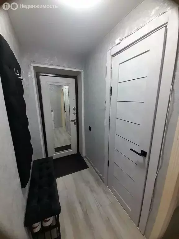 3-комнатная квартира: Лысьва, улица Орджоникидзе, 10А (56.6 м) - Фото 1