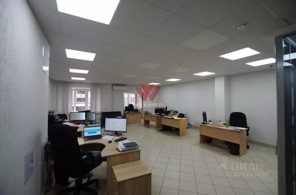 Офис в Нижегородская область, Нижний Новгород ул. Невзоровых, 87 (242 ... - Фото 1