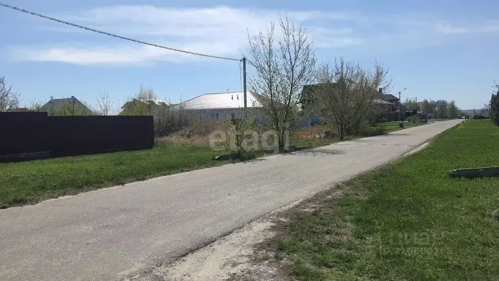 Участок в Белгородская область, Старый Оскол Николаевский пер. (15.0 ... - Фото 0