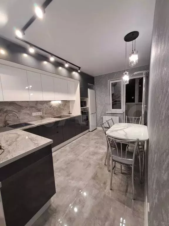 2-к. квартира, 60 м, 6/24 эт. - Фото 0