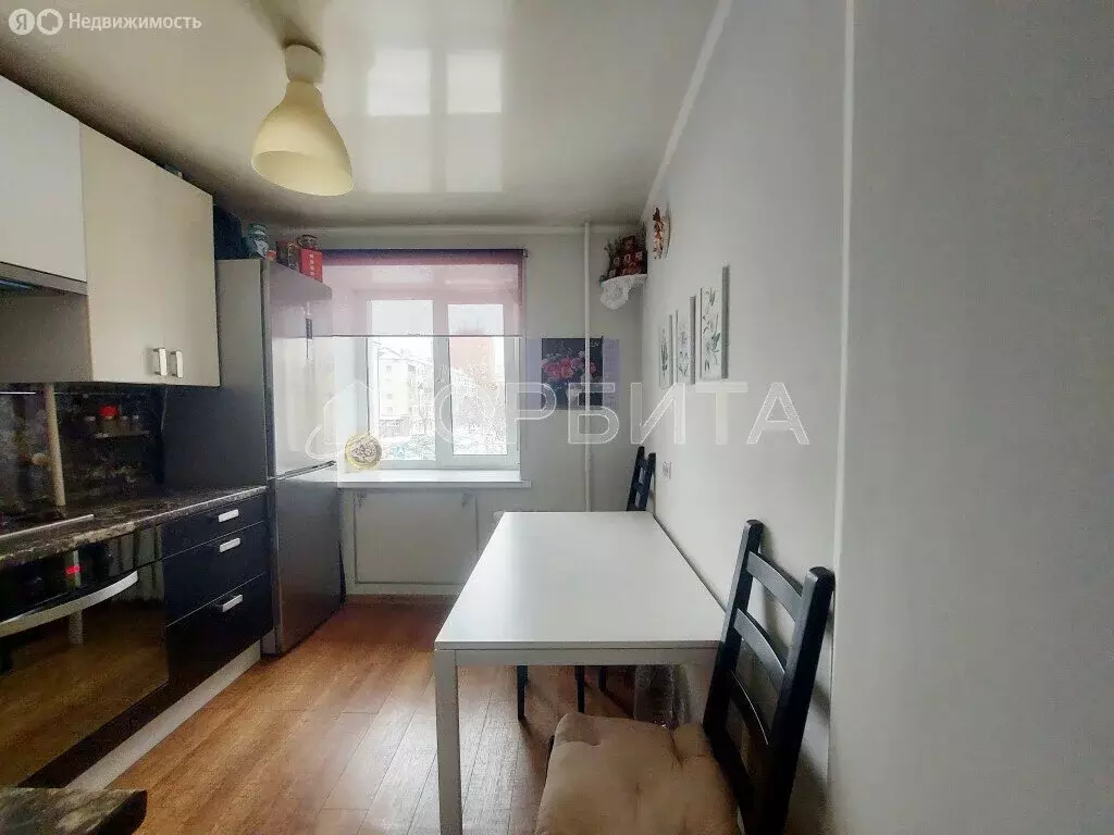 3-комнатная квартира: Тюмень, улица Республики, 171 (56.4 м) - Фото 2