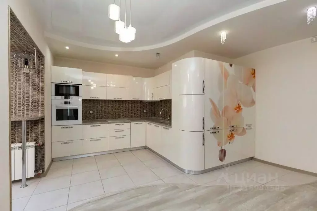 3-к кв. Амурская область, Благовещенск ул. Калинина, 1 (107.0 м) - Фото 1